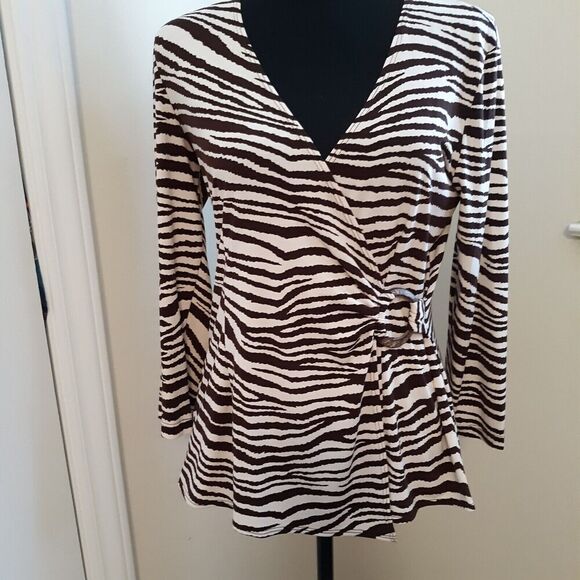 Chapter One Women’s Long Sleeve Animal Print Wrap Front Blouse Size Medium - Picture 7 of 10